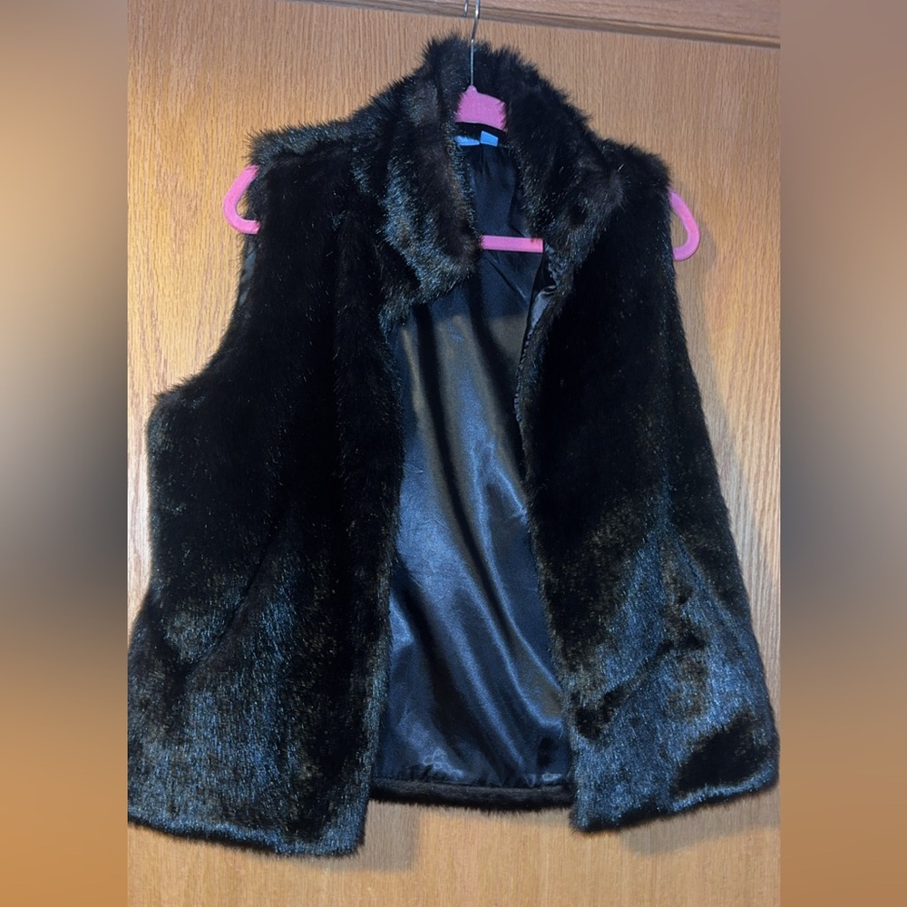Simply Vera Vera Wang Black Faux Fur Vest